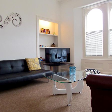 The Beatnik, Victorian Townhouse Apartment With Parking Plymouth Eksteriør bilde
