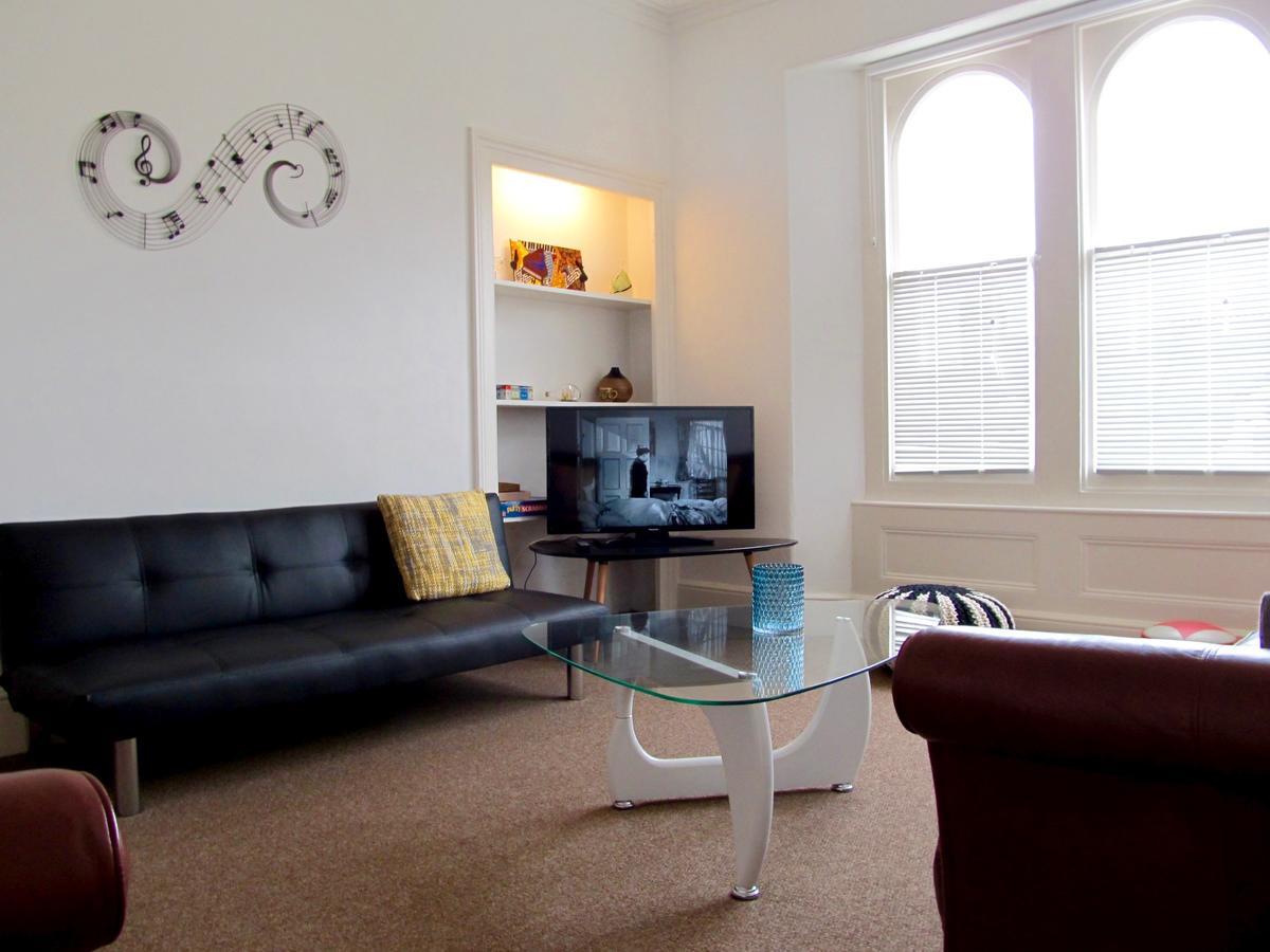 The Beatnik, Victorian Townhouse Apartment With Parking Plymouth Eksteriør bilde